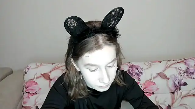 Snapshot of EnigmaSee chatting on 28, 1, 2025 EnigmaSee online show from 28, 1, 2025