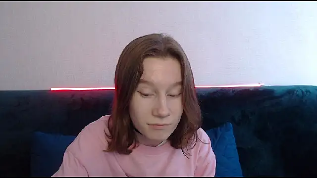 Snapshot of EnigmaSee chatting on 1, 2, 2025 EnigmaSee online show from 1, 2, 2025