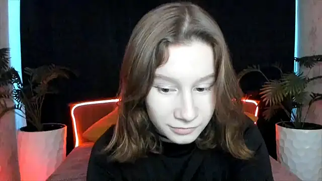 Snapshot of EnigmaSee chatting on 6, 2, 2025 EnigmaSee online show from 6, 2, 2025