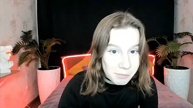 Snapshot of EnigmaSee chatting on 6, 2, 2025 EnigmaSee online show from 6, 2, 2025