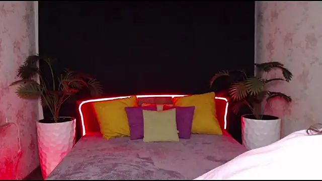 Snapshot of EnigmaSee chatting on 7, 2, 2025 EnigmaSee online show from 7, 2, 2025