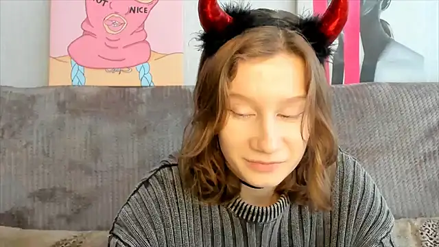 Snapshot of EnigmaSee chatting on 11, 2, 2025 EnigmaSee online show from 11, 2, 2025