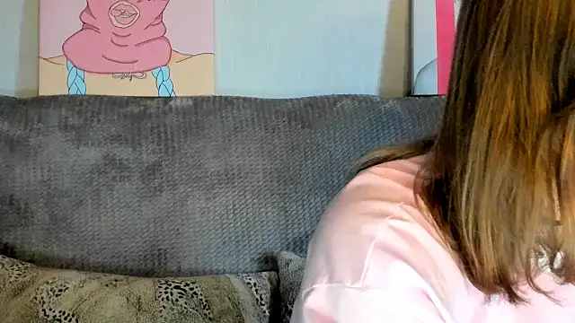 Snapshot of EnigmaSee chatting on 9, 3, 2025 EnigmaSee online show from 9, 3, 2025