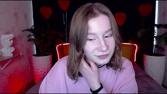 Snapshot of EnigmaSee chatting on 10, 3, 2025 EnigmaSee online show from 10, 3, 2025