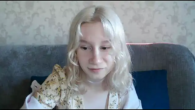 Snapshot of EnigmaSee chatting on 27, 9, 2025 EnigmaSee online show from 27, 9, 2025