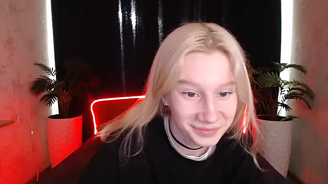 Snapshot of EnigmaSee chatting on 1, 10, 2025 EnigmaSee online show from 1, 10, 2025