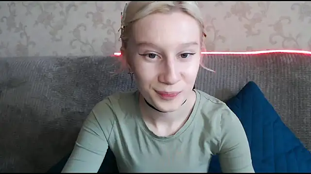 Snapshot of EnigmaSee chatting on 7, 10, 2025 EnigmaSee online show from 7, 10, 2025