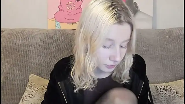 Snapshot of EnigmaSee chatting on 17, 11, 2025 EnigmaSee online show from 17, 11, 2025