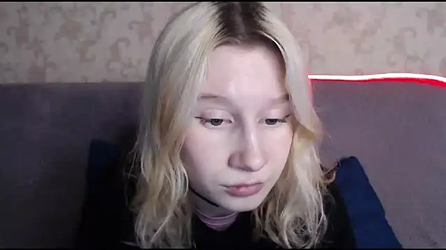 Snapshot of EnigmaSee chatting on 27, 11, 2025 EnigmaSee online show from 27, 11, 2025