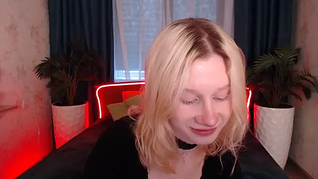 Snapshot of EnigmaSee chatting on 3, 12, 2025 EnigmaSee online show from 3, 12, 2025