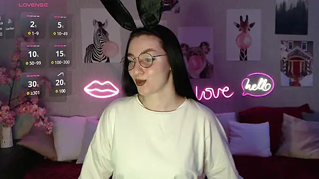 Fluffy Tiffy online show from 13, 2, 2025