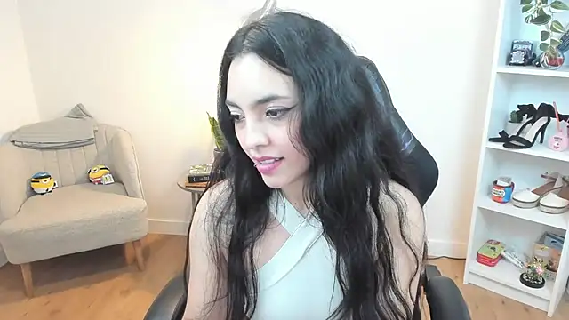 Snapshot of _BellaEvans_ chatting on 28, 1, 2025 BellaEvans online show from 28, 1, 2025
