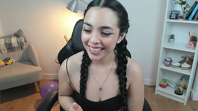 Snapshot of _BellaEvans_ chatting on 17, 2, 2025 BellaEvans online show from 17, 2, 2025