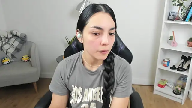 Snapshot of _BellaEvans_ chatting on 17, 3, 2025 BellaEvans online show from 17, 3, 2025