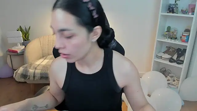  BellaEvans  online show from 11, 4, 2026