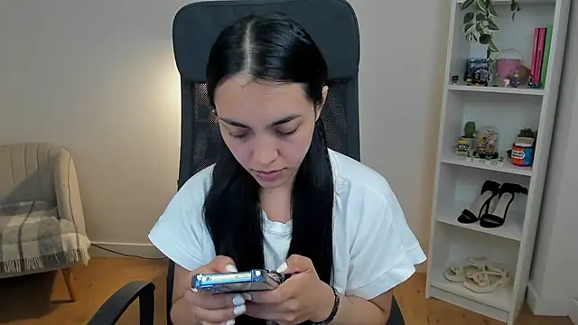  BellaEvans  online show from 5, 6, 2026