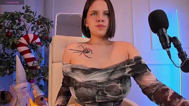 Snapshot of AdalynGlows chatting on 25, 12, 2024 AdalynGlows online show from 25, 12, 2024