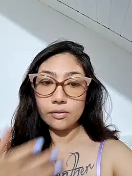 Mia Ruiz online show from 2, 2, 2025