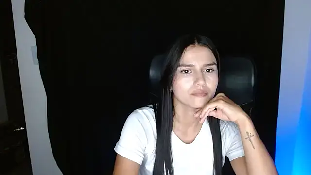 Snapshot of cloe_fox chatting on 2, 10, 2025 cloe fox online show from 2, 10, 2025