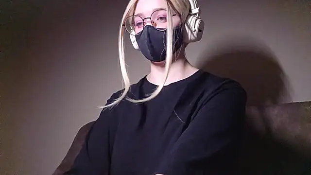 Snapshot of DanaWard chatting on 14, 7, 2026 DanaWard online show from 14, 7, 2026