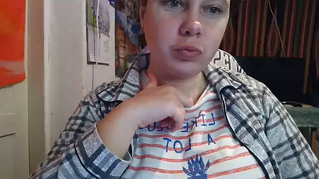 Cora Maro online show from 25, 10, 2025