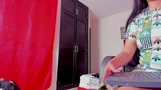 DakotaHoland online show from 2, 3, 2025