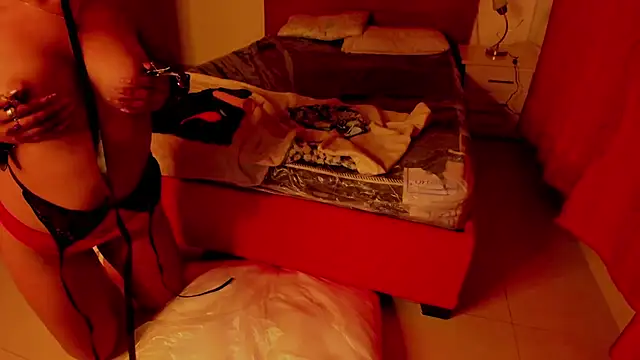 DakotaHoland online show from 4, 3, 2025