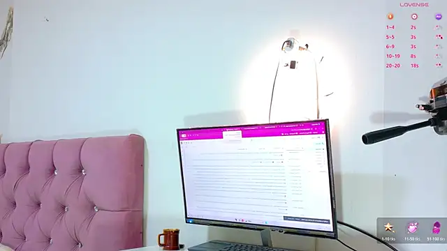 Snapshot of Gaby_Vegaa chatting on 2, 12, 2025 Gaby Vegaa online show from 2, 12, 2025