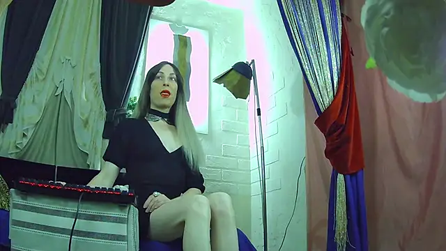 Mary Loon online show from 11, 11, 2025