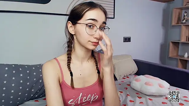 PollyBeev online show from 19, 10, 2025