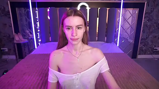 Snapshot of Snow_WhiteeeX chatting on 18, 5, 2026 Snow WhiteeeX online show from 18, 5, 2026