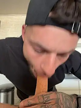 hottwoboys online show from 14, 4, 2026