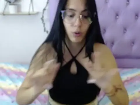 Snapshot of Freyja_01 chatting on 17, 11, 2025 Freyja 01 online show from 17, 11, 2025