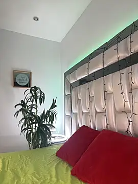  ISABELLA HOT  online show from 5, 11, 2025