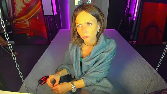 Snapshot of Elizabe_th chatting on 10, 3, 2025 Elizabe th online show from 10, 3, 2025