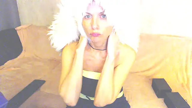 Snapshot of Elizabe_th chatting on 11, 9, 2025 Elizabe th online show from 11, 9, 2025