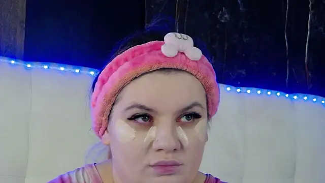 MelanieBrownn online show from 13, 3, 2026