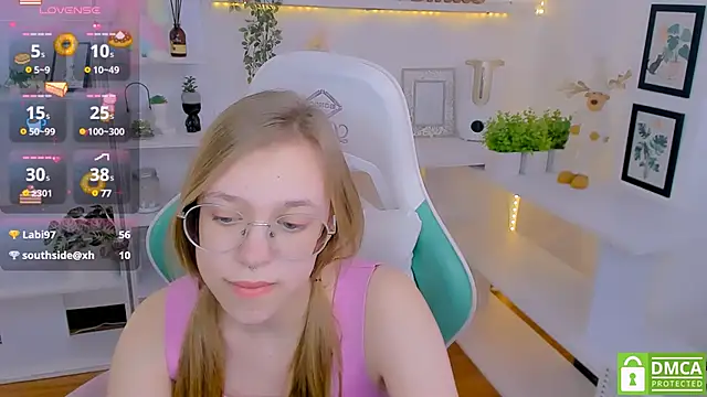 LayriantaVee online show from 10, 2, 2025