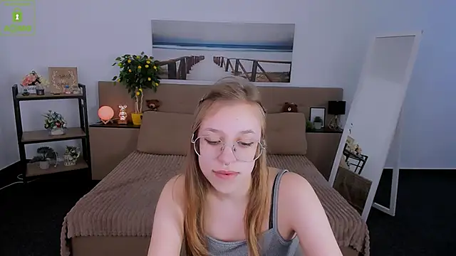 LayriantaVee online show from 2, 3, 2025