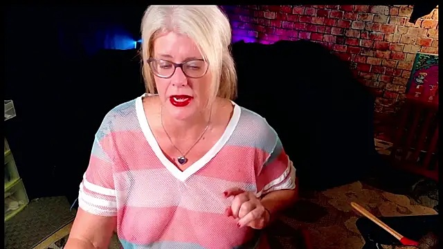 AliceHarlot online show from 4, 7, 2026