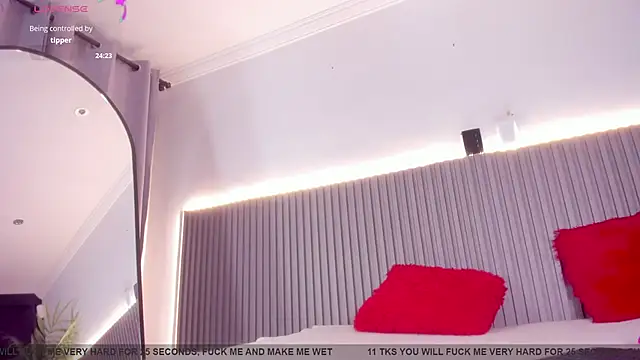 valentina lux online show from 27, 3, 2026