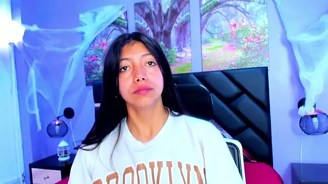 KimberlyVillaLobos online show from 27, 10, 2025