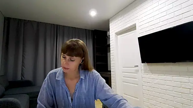 Daniella Lorente online show from 5, 7, 2026