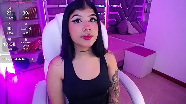 AliceWalker 11 online show from 3, 2, 2025