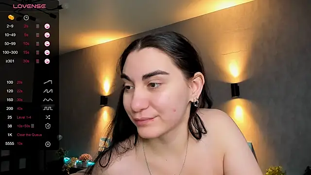 hannacheekss  online show from 6, 2, 2025