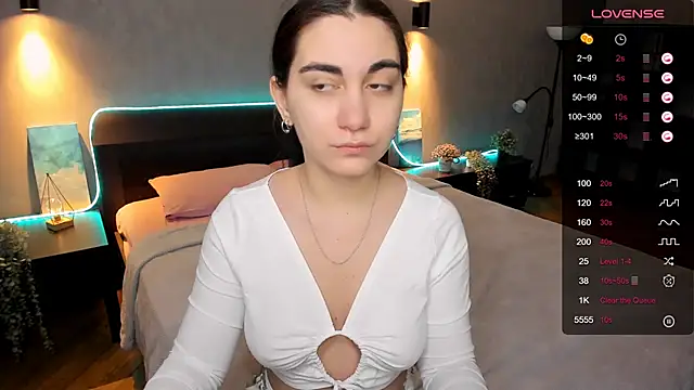 hannacheekss  online show from 7, 2, 2025