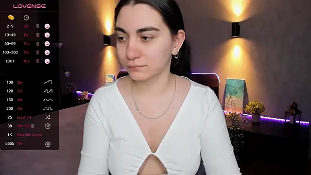 hannacheekss  online show from 17, 3, 2025