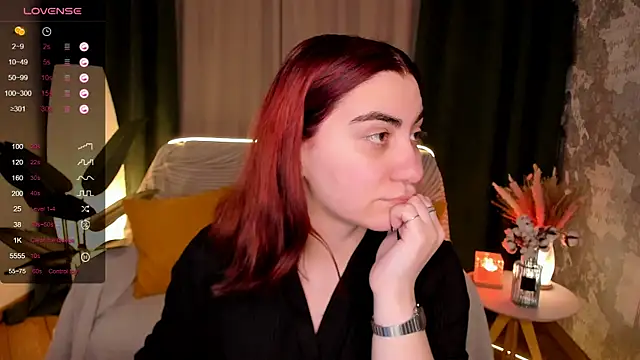 hannacheekss  online show from 3, 12, 2025