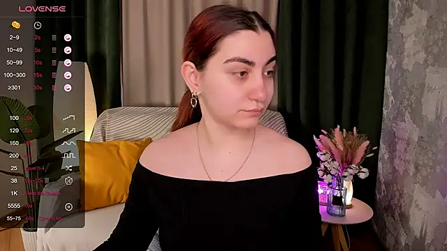 hannacheekss  online show from 8, 4, 2026