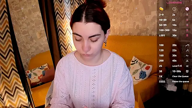 hannacheekss  online show from 10, 7, 2026